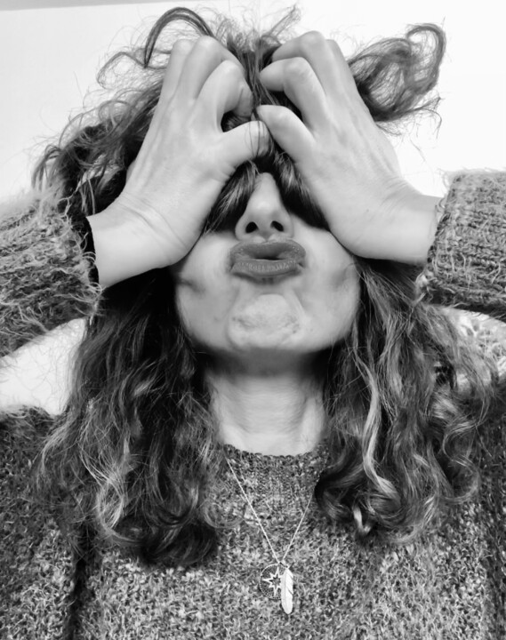 Sandy Simha  Madar ©2025